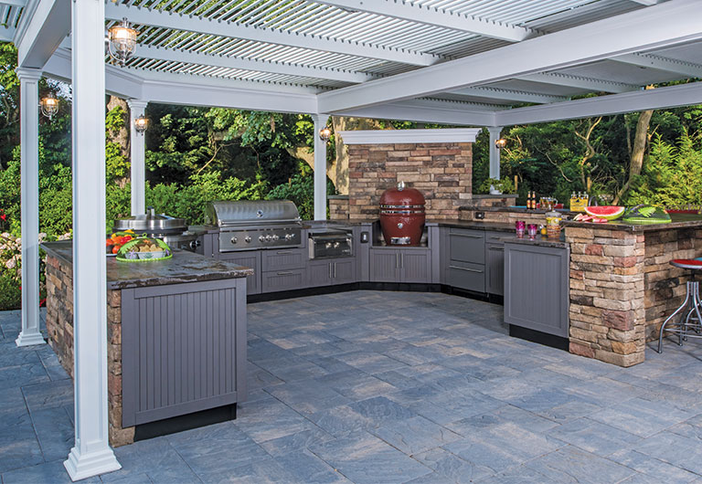 Brown Jordan Outdoor Kitchens | The New American Home